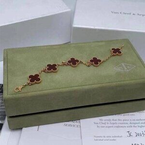 ✅Authentic Van Cleef & Arpels Vintage Alhambra  18K Yellow Gold Bracelet